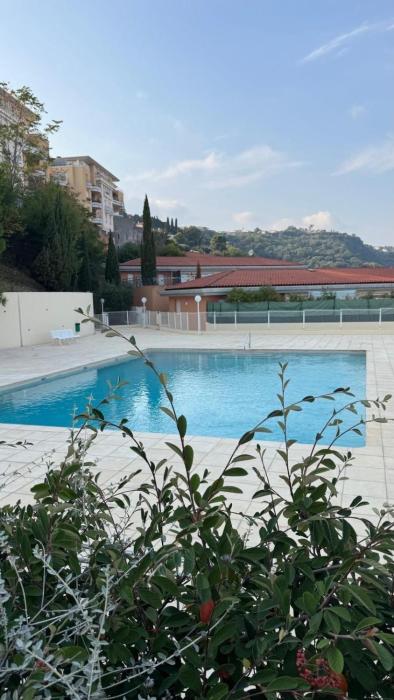 Appartement 3 chambres avec piscine et parking privé