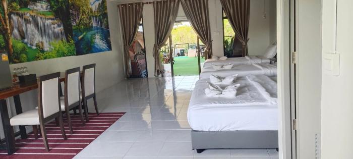 Batikseafood Airport & Room