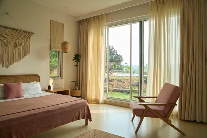 Hideaway88, A Private Hillside Nature Retreat