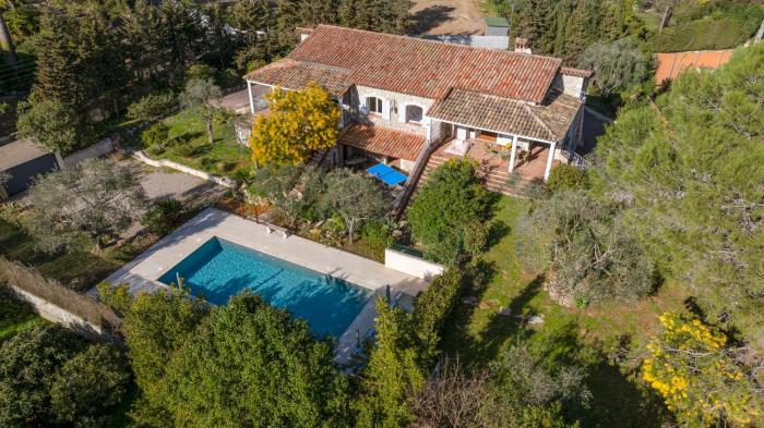 Cannes private villa with pool, by the sea, 3 nights minimum