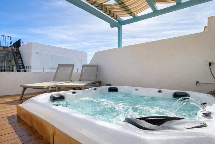 Elegant 4-bedroom Sliema Town House with Jacuzzi