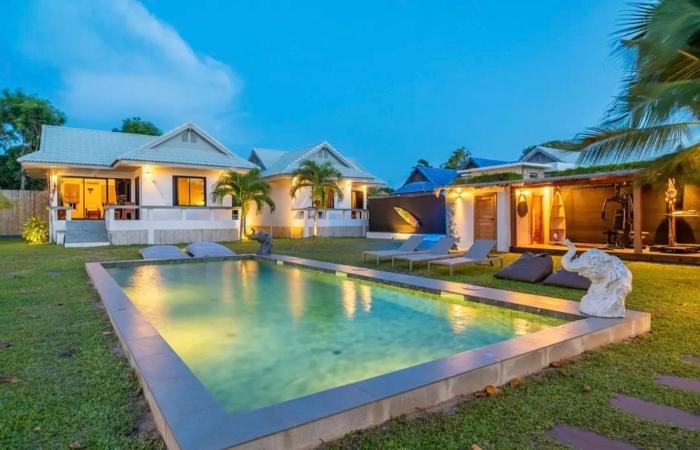 Villa Amana beachfront with sunset view 4 br