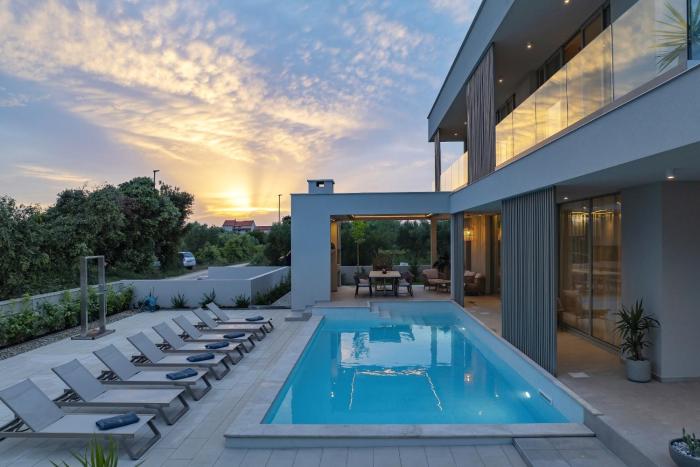 Luxury villa La Casa with heated pool and sauna