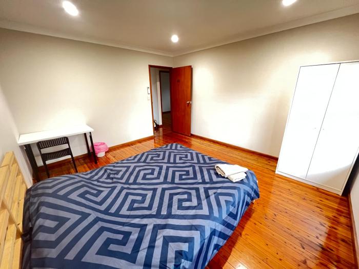 Room 00