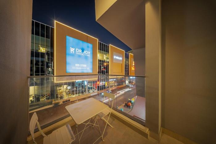 FIRST CLASS 1BR Stylish Circle Mall Doorstep