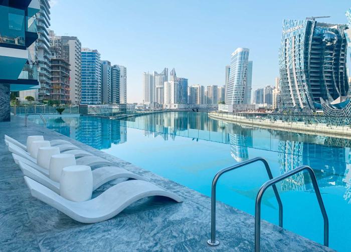 HomesGetaway - Cozy 1BR in Binghatti Canal Businessbay