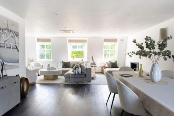 Superior Knightsbridge Penthouse
