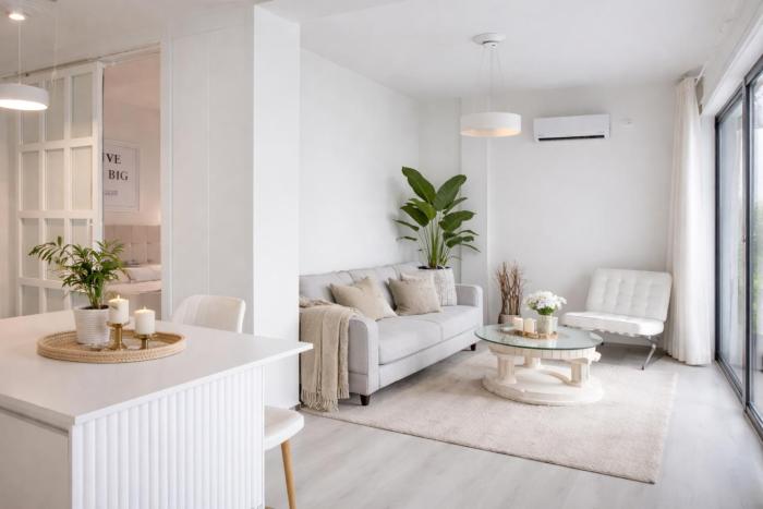 Spacious Modern 1BR with Sunny Balcony 10 Walk to Kalamata Center