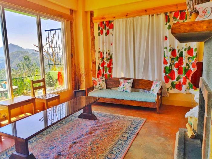 Best Bed and Breakfast with Sunrise & Mountain View!