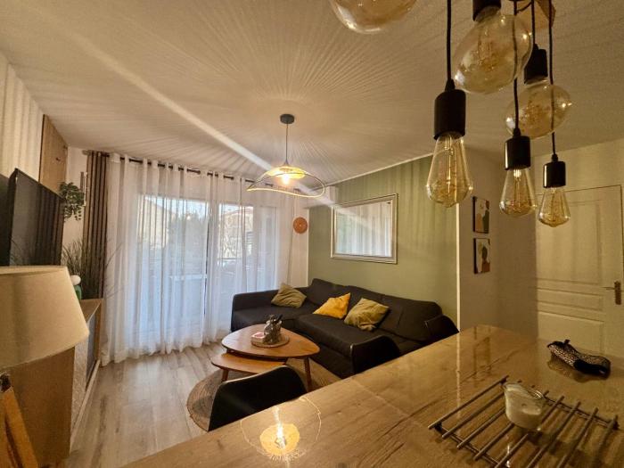 2-bedroom apartment with terrace and garage