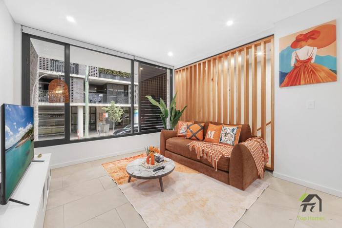 Glebe 2 Bedroom Duplex Walking Distance to Fish Market Near CBD Quiet and Comfortable