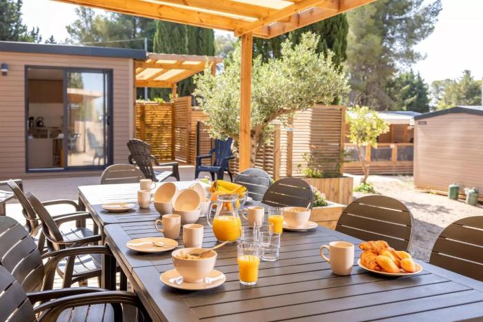 Mobil-home Premium 6 pers 2 SDB Accès direct mer Camping 4 étoiles Carry le Rouet