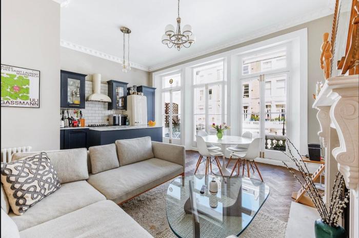 Bright 2-bedroom in the heart of Barons Court W14