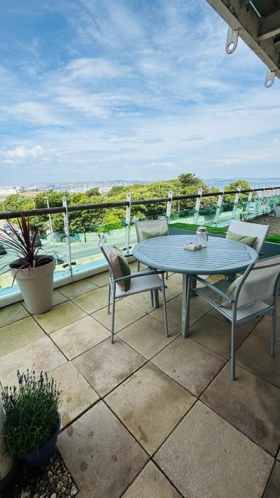 Quayside Apartment - Large and Spacious Duplex