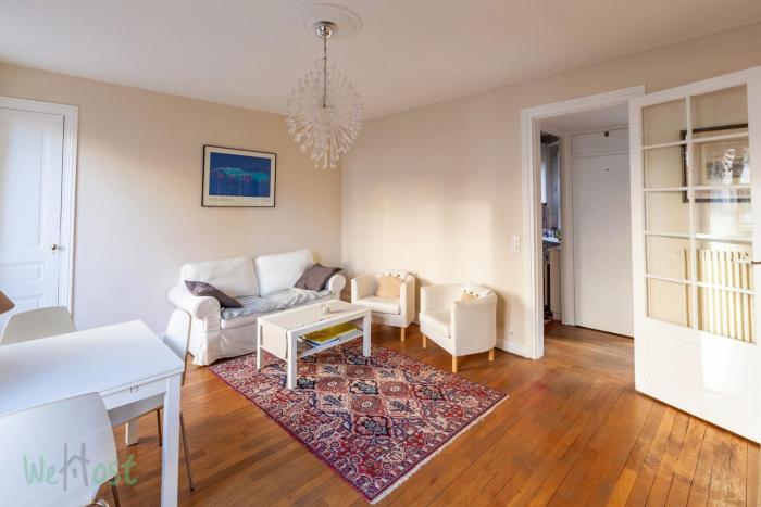 Cassette 2 - CI - Elegant cocoon with terrace