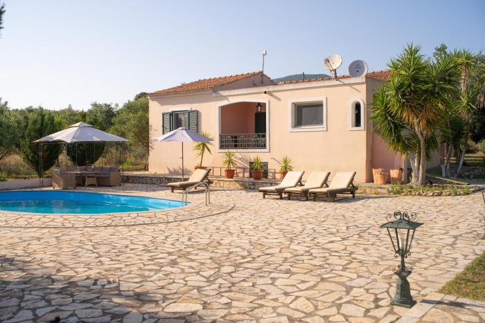 Villa Argias Halikounas