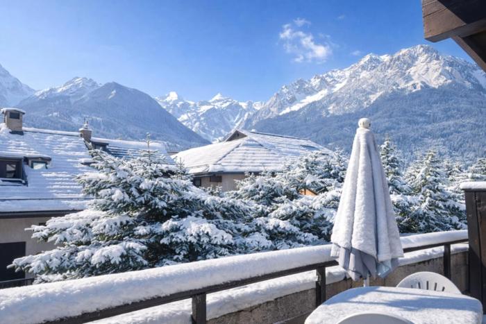 Apartment with terrace close to the slopes