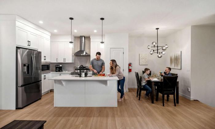 Large 5BR Family Home w Kids Play Den & Private Basement Suite Included, FREE Banff Pass!