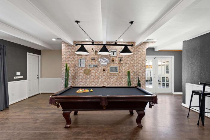 6BD Modern Rustic Retreat - Yard Pool & BBQ