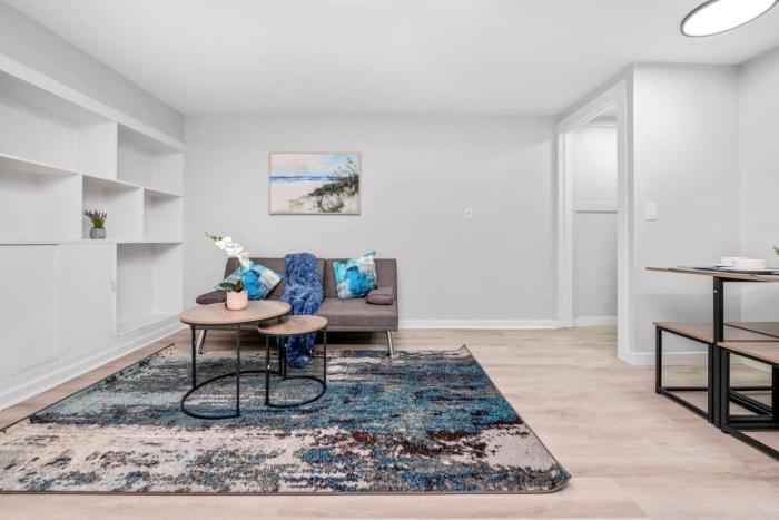 2BR Suite YYC Airport and Downtown 4404 DN