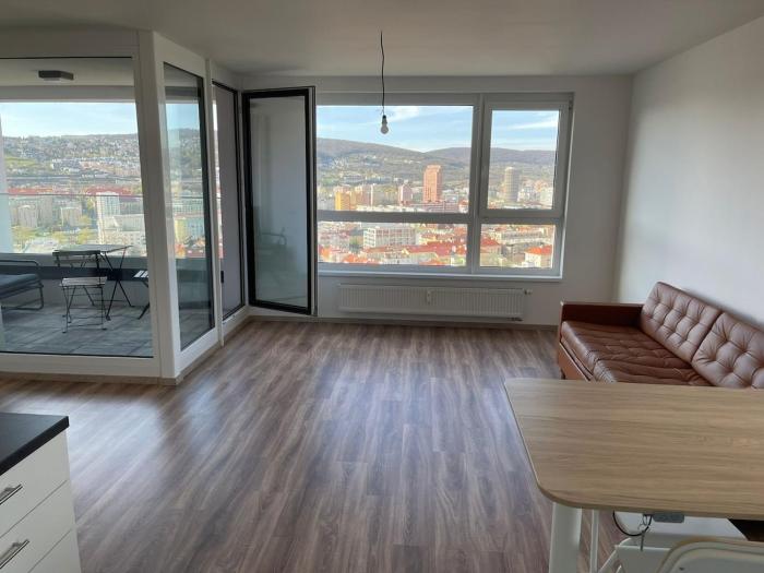 Apartment with panoramic view by the hockey arena