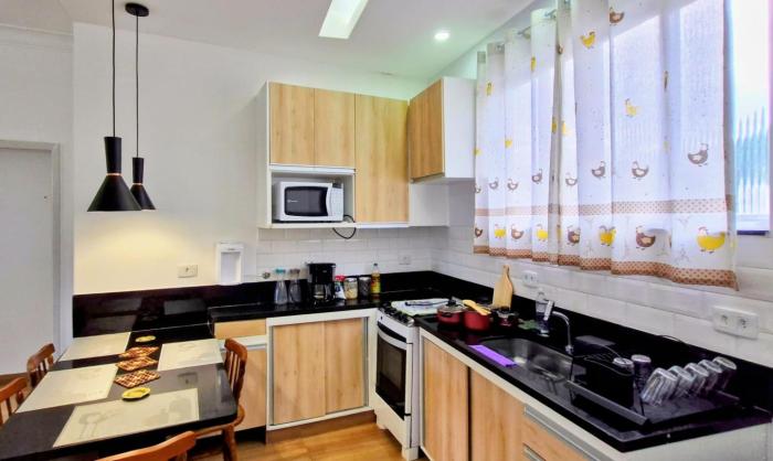 Penthouse Flat Copacabana 836 2 blocks from beach