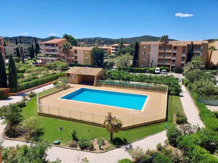 Appartement dans résidence sécurisée vue piscine