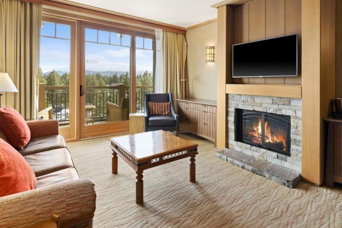Serene Suncadia Escape | Views + Fireplace + Pool!