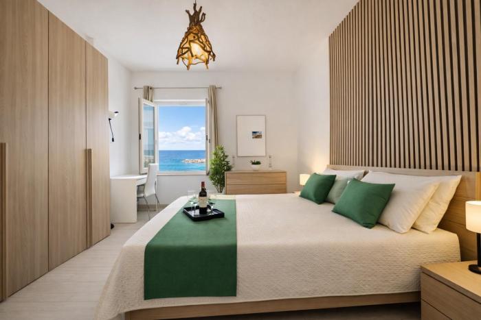 Demetra Seafront Apartment - Parking & Pool