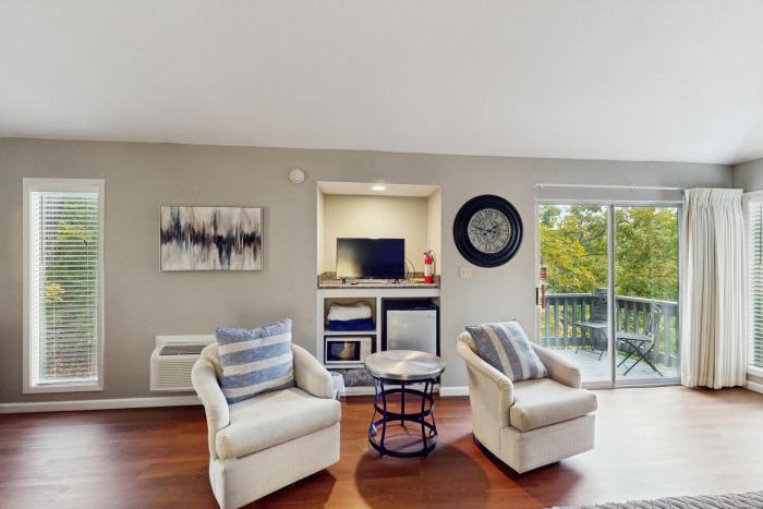 Osage Beach King’s Escape-Unit C