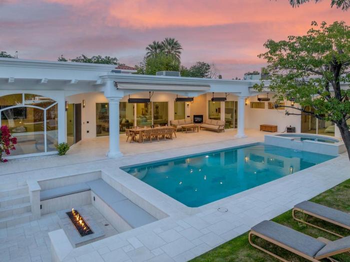 Luxury 6br Palm Springs Retreat with Private Pool & Spa