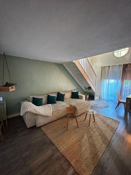 Duplex close to the sea with parking