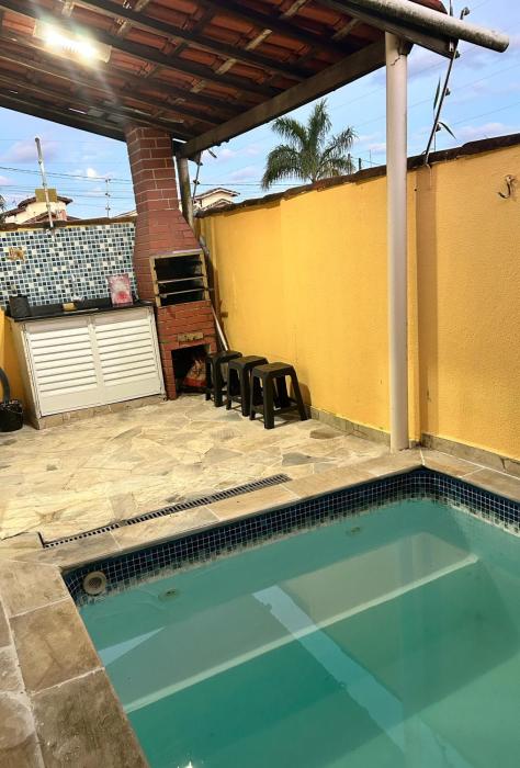 Casa de temporada em Itanhaem em condomínio