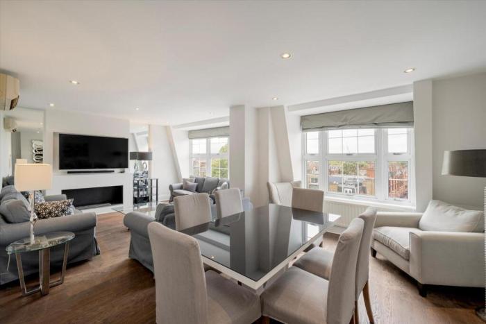 Knightsbridge 2-Bed Flat, Harrods Seconds Away