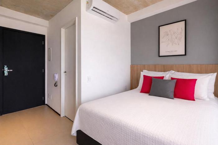 OBK1802 - Studio na Av. Santo Amaro | Varanda e Ar