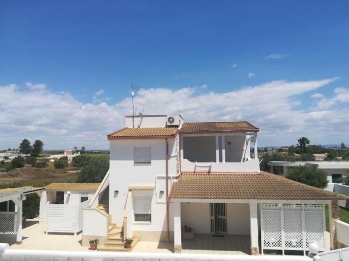 Semi-Detached Home with Private Garden