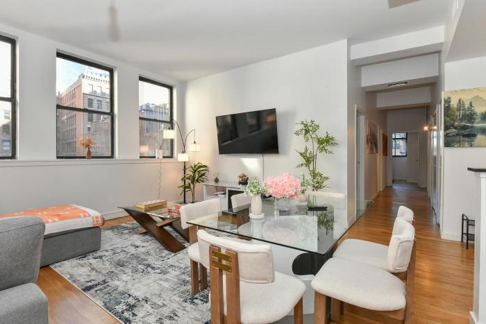 Luxury 3 Bedroom Retreat in Downtown Manhattan