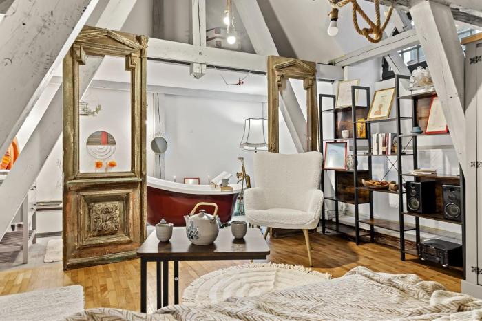 Vintage Bath Artist Sanctuary Calea Victoriei