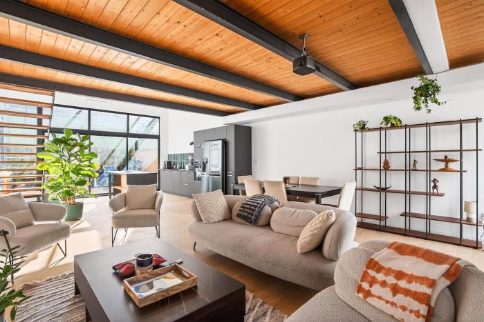 Modern triplex with terrace - Castellane