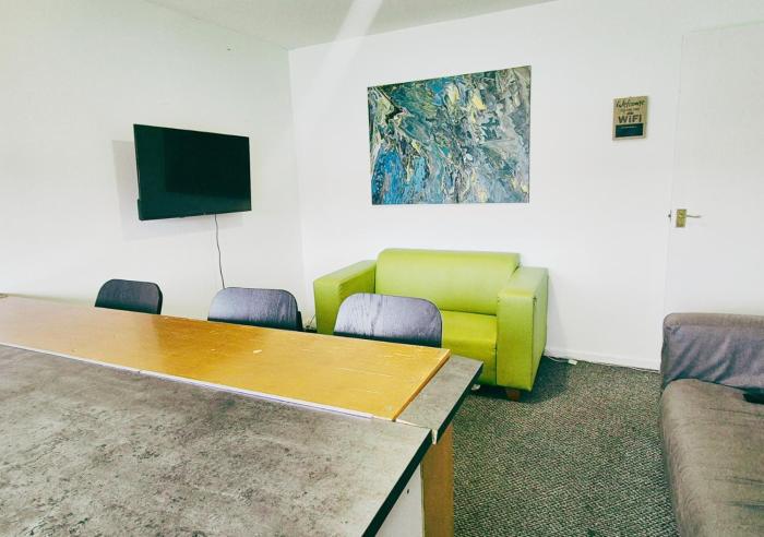 Comfy 3BR Flat on Quiet Street in Wollaton