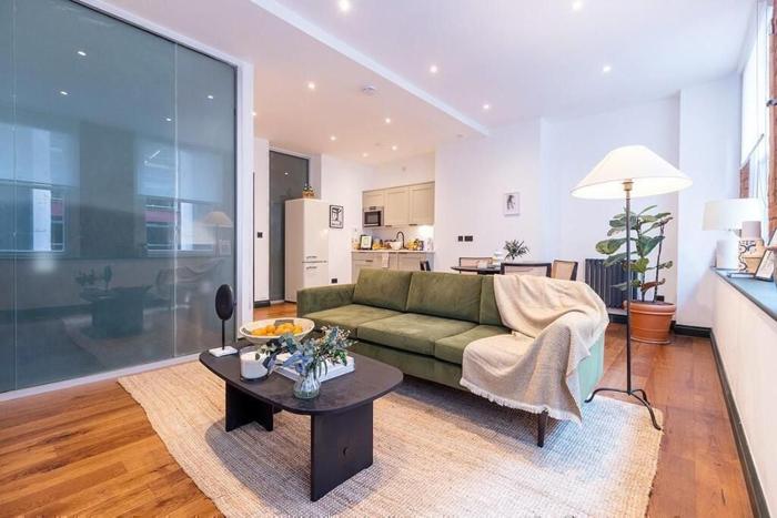 Manchester City Retreat at Prime Location