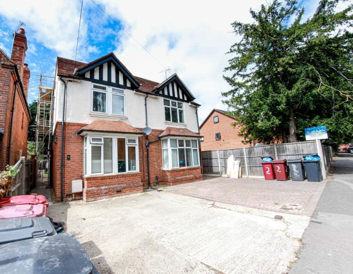 Budget Rooms in Reading Near University and Town Centre