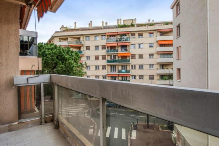 Bright apartment with a view in Antibes