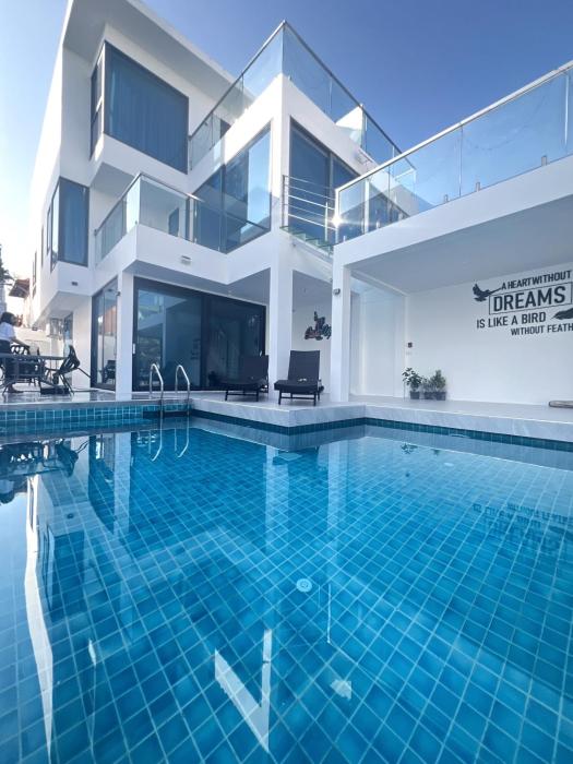 modern pool villa 5 minutes to walking street & beach