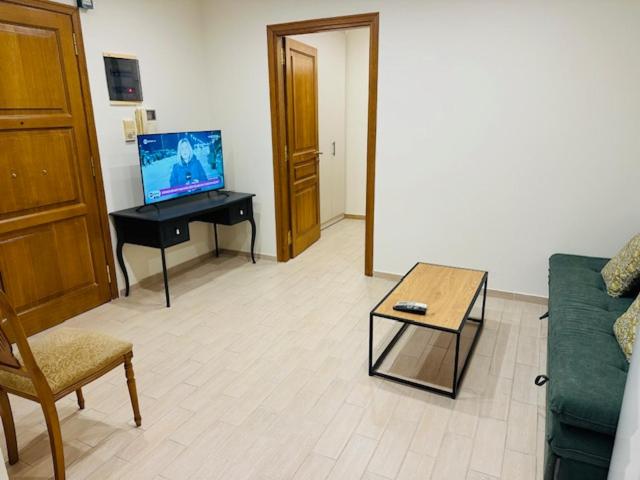 Brown Port 2 bedroom 2wc flat