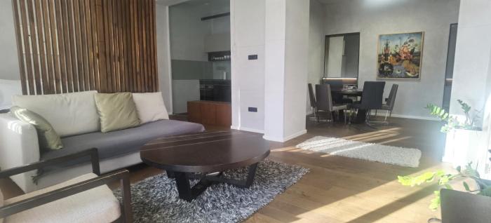 Brand New 3BR Apartment Prime Location and Free Parking