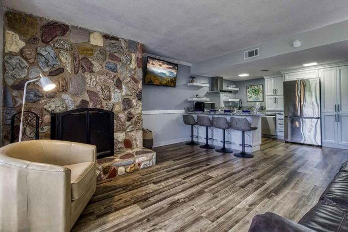 1023 English Mtn Condo by Beyond Expectations
