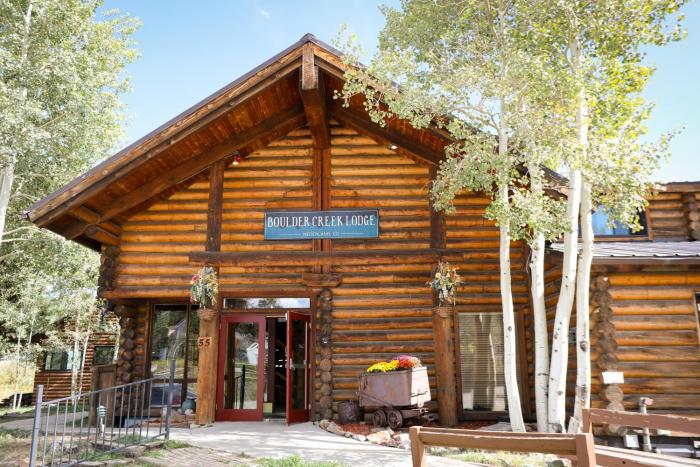 The Boulder Creek Lodge