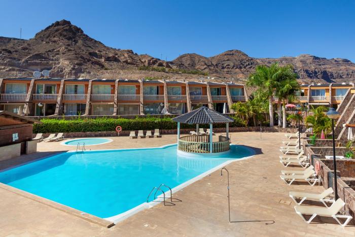 Modern 2BR Sea View Retreat in Tauro Walk to Beach & Golf