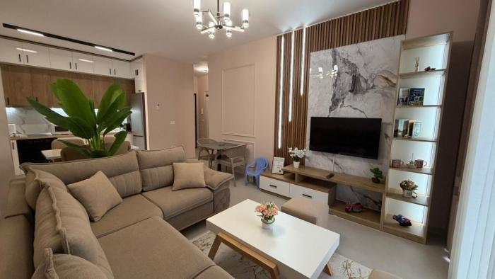 Esmeralda Apartments